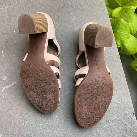 Clarks Artisan Heeled Sandal in White Leather - Picture 6 of 7